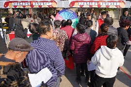 湖北省市场监管局“新闻宣传大篷车”下乡 食品安全知识送到村民身边