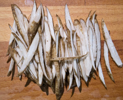 电饭锅做鲔鱼牛蒡炊饭