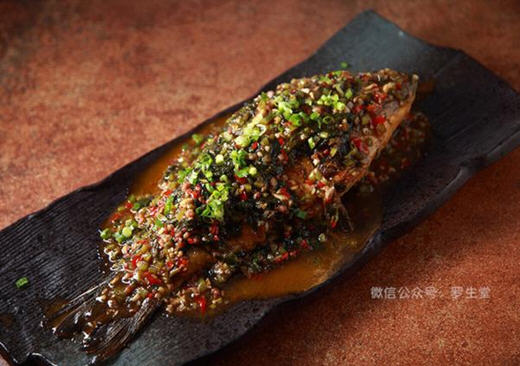 雪菜烧鲫鱼香鲜入味，家常做法全解析
