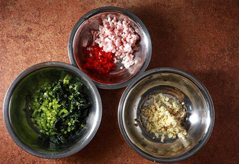 雪菜烧鲫鱼香鲜入味，家常做法全解析