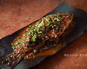 雪菜烧鲫鱼香鲜入味，家常做法全解析