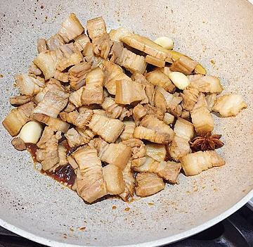 家常卤肉制作技巧:五花肉调料搭配全解析 家常卤肉制作技巧:五花肉调料搭配全解析