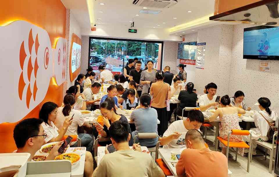 川菜大会聚焦酸菜鱼品牌 荣耀加冕引领行业发展