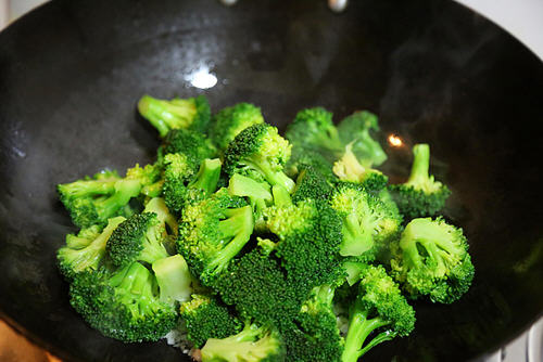 蒜蓉西兰花的家常做法 蒜蓉西兰花的家常做法