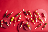 请全国人民免费吃冰糖葫芦喜识20周年与你甜蜜相约 请全国人民免费吃冰糖葫芦喜识20周年与你甜蜜相约