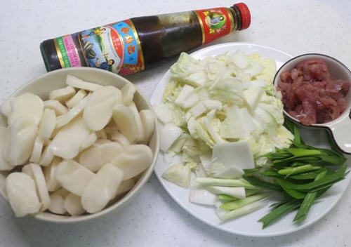 宁波年糕炒白菜家常做法与技巧分享