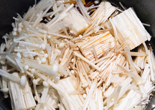 酱烧金针菇做法｜家庭甜口佐饭料理