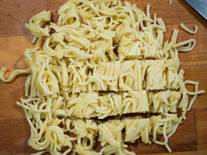 包菜肉丝炒面饭家常做法 简易食谱美味秘诀