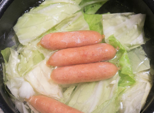 和风意大利面家庭做法：高丽菜鑫鑫肠酱汁风味