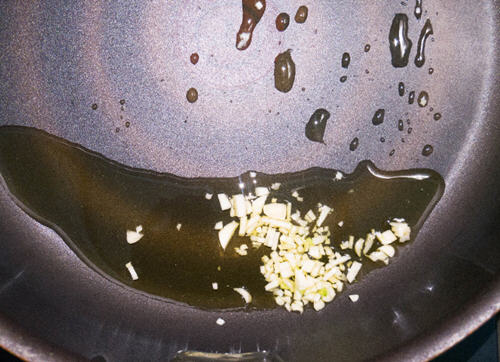 和风意大利面家庭做法：高丽菜鑫鑫肠酱汁风味