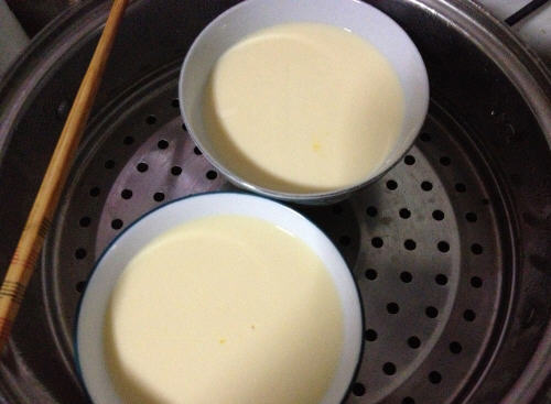 懒人必备！无需烤箱3分钟搞定焦糖布丁