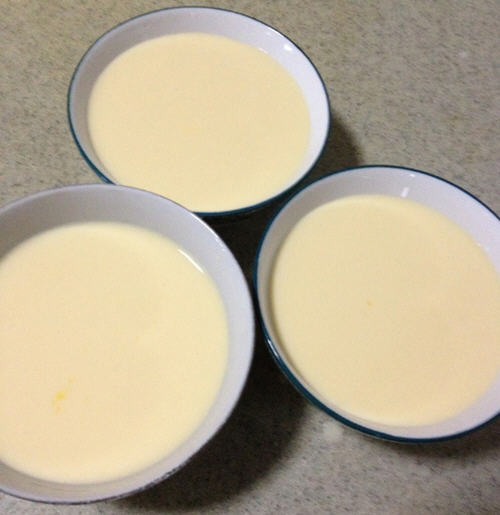 懒人必备！无需烤箱3分钟搞定焦糖布丁