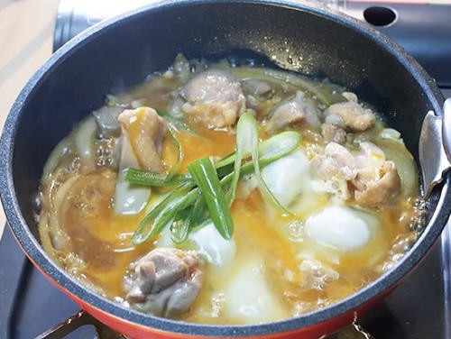 家庭简易亲子丼食谱 教你用蛋鸡肉轻松制作