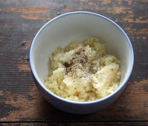 蒜茸鲜虾蒸米粉