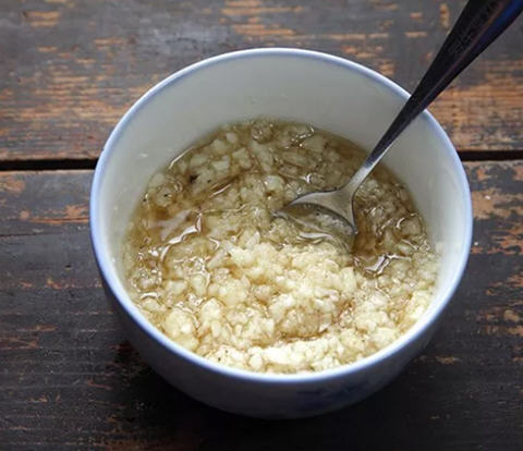 蒜茸鲜虾蒸米粉