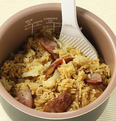 电饭锅煮腊肠花椰菜炊饭