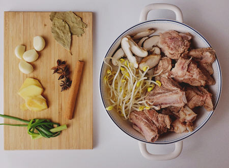 红烧排骨面最正宗的做法