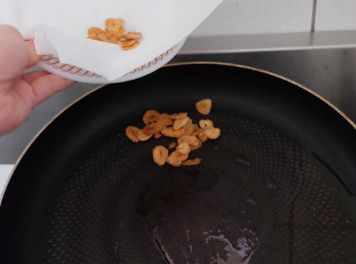 上班族便当：蒜片骰子牛肉配和风洋葱酱