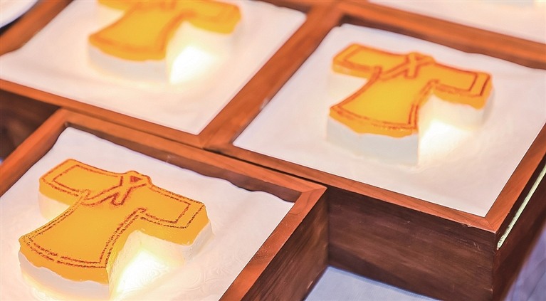 “文物+美食”走红:千年汉代味“飘”向大众餐桌 “文物+美食”走红:千年汉代味“飘”向大众餐桌