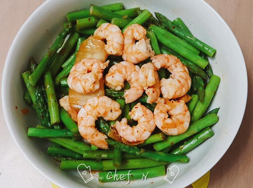 泡菜芦笋炒鲜虾