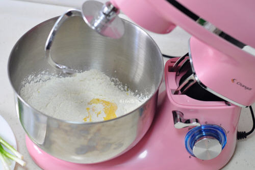 电饼铛制作烫面葱花饼省时技巧