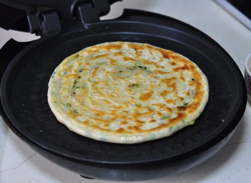 电饼铛制作烫面葱花饼省时技巧