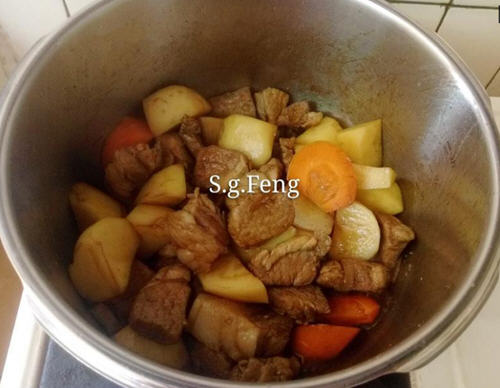 高压锅土豆炖肉做法 省时营养一锅出