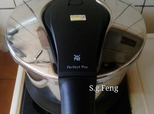 高压锅土豆炖肉做法 省时营养一锅出