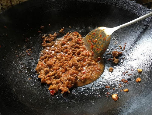 正宗饭店里边的鱼香茄子4