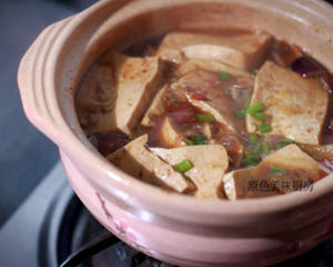 五花肉豆腐煲家常做法 简单一锅炖