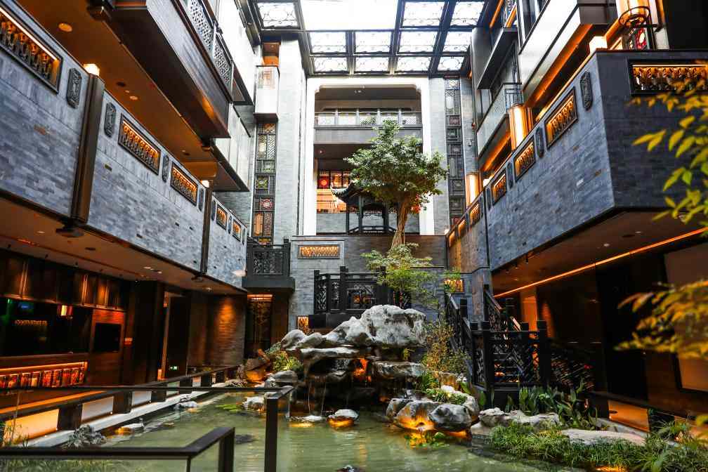 解码人文经济新动能丨寻味!老字号做出“新”味道 解码人文经济新动能丨寻味!老字号做出“新”味道