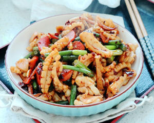 蒜苔爆炒鱿鱼家常做法窍门：鲜嫩入味快手菜