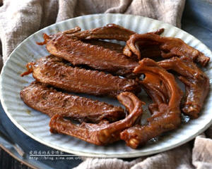 家庭版周黑鸭制作方法，在家轻松做出美味鸭货