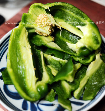 鲜辣椒炒海参的家常做法8 鲜辣椒炒海参的家常做法8
