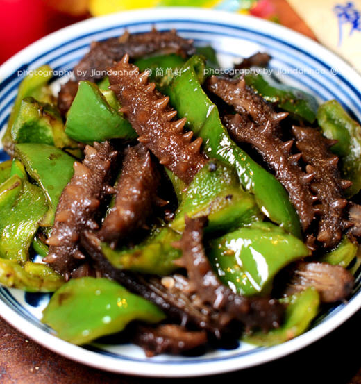 鲜辣椒炒海参的家常做法1 鲜辣椒炒海参的家常做法1