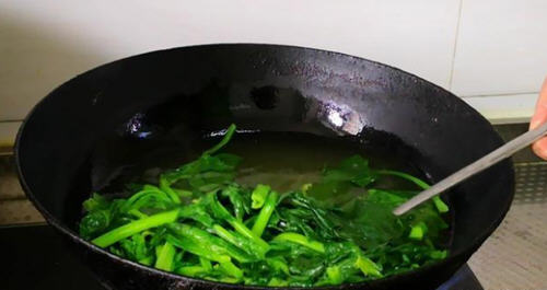 菠菜玉米面馅饼制作方法，营养丰富的粗粮美食