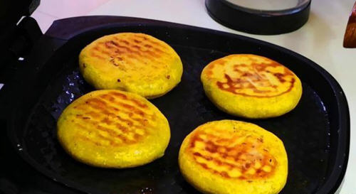 菠菜玉米面馅饼制作方法，营养丰富的粗粮美食