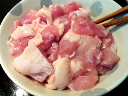 马铃薯炖鸡肉盖饭制作方法，香浓下饭的家常美味