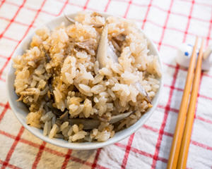 电饭煲鲔鱼牛蒡烩饭制作方法,简单懒人料理轻松搞定 电饭煲鲔鱼牛蒡烩饭制作方法,简单懒人料理轻松搞定