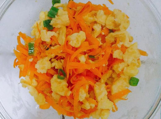 红萝卜丝炒鸡蛋的家常做法,营养美味下饭菜 红萝卜丝炒鸡蛋的家常做法,营养美味下饭菜