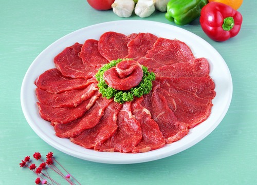 牛肉的营养价值与健康功效详解，吃牛肉的好处与禁忌注意事项-云溯流哉互尼烹饪网