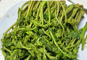香椿泡油的家常做法，简单易学又美味-哉互尼烹饪网