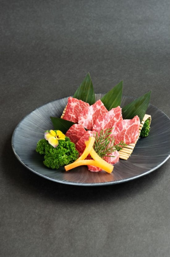 日式烧肉新体验:肉問屋太古里店沉浸式主题餐厅解读-哉互尼烹饪网 日式烧肉新体验:肉問屋太古里店沉浸式主题餐厅解读-哉互尼烹饪网