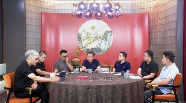 餐饮线上化趋势:拥抱短视频直播带来的增长机会-哉互尼烹饪网 餐饮线上化趋势:拥抱短视频直播带来的增长机会-哉互尼烹饪网