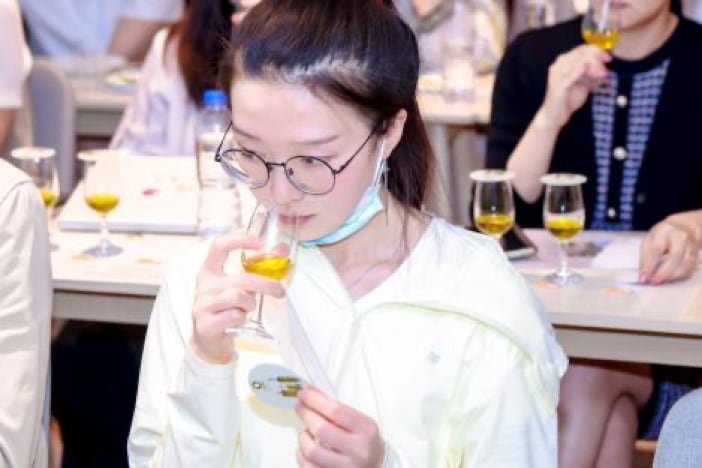 西班牙橄榄油新时尚：健康与美味的融合之道-哉互尼烹饪网