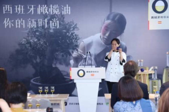 西班牙橄榄油新时尚：健康与美味的融合之道-哉互尼烹饪网