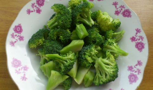 西兰花木耳炒虾仁家常做法2 西兰花木耳炒虾仁家常做法2