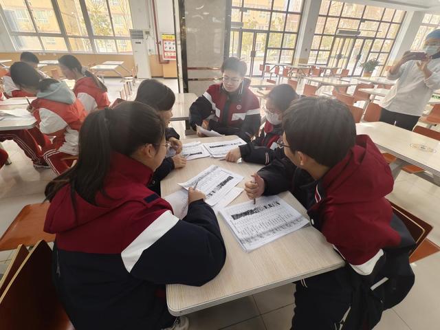 智慧监管强根基 透明共治暖寒冬——渭南中学召开伙食管理委员会会议 智慧监管强根基 透明共治暖寒冬——渭南中学召开伙食管理委员会会议