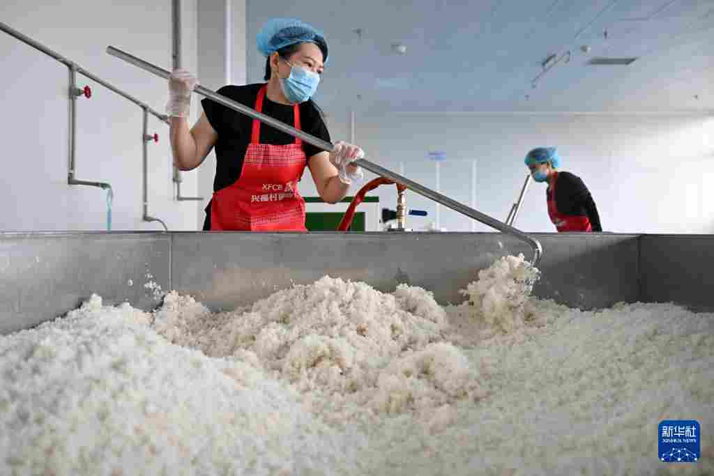 海南文昌：糟粕醋“酿”出特色产业