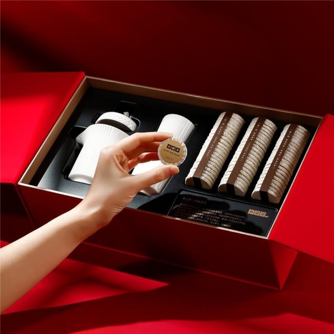 小罐茶新春礼：一份有主张的当代年礼